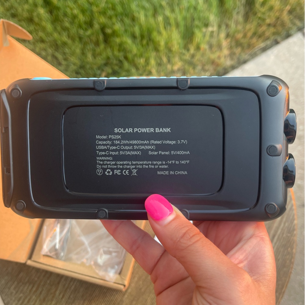 Solar-Charger-Power-Bank - Picture 5 of 7